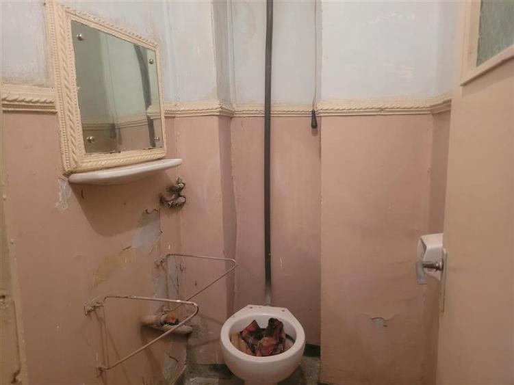 Apartament cu 3 camere decomandat în Republicii