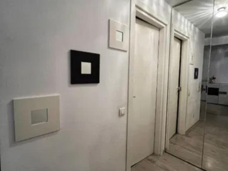 Apartament cu 2 camere semidecomandat, mobilat în Străulești