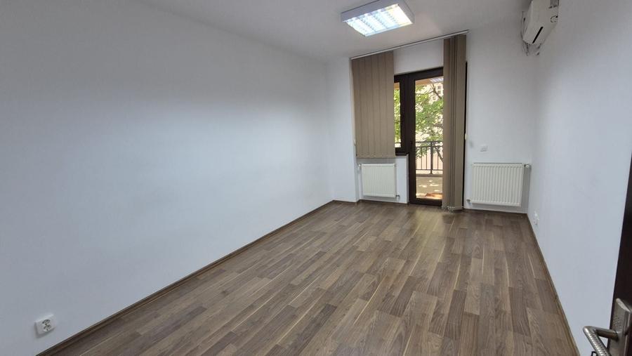 Apartament cu 4 camere decomandat în Domenii