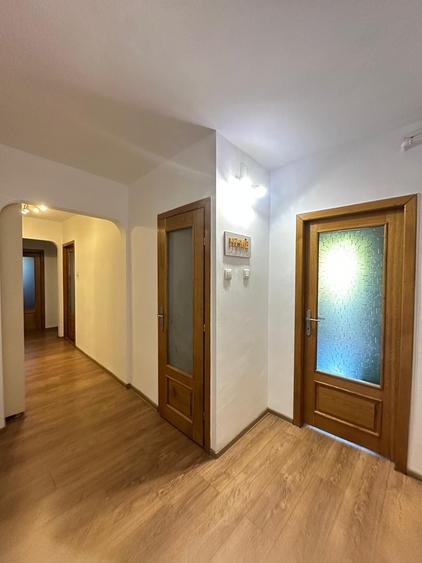 Apartament cu 3 camere decomandat în Lunei