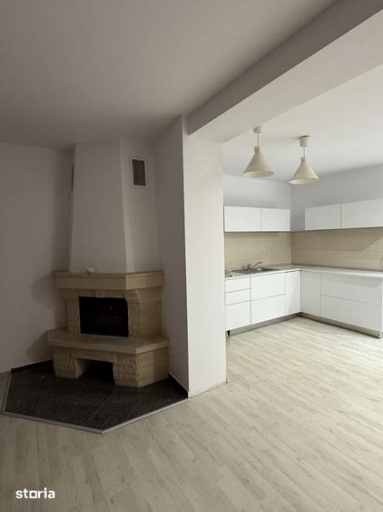 Casă cu 10 camere cu Teren 250 Mp în Crângași
