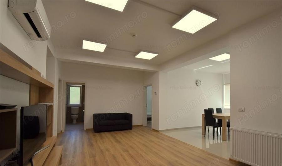 Apartament cu 5 camere decomandat în Medicină