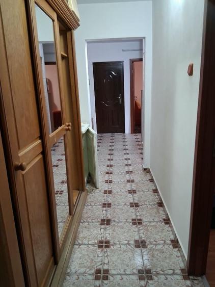 Apartament cu 3 camere decomandat în 1 Mai