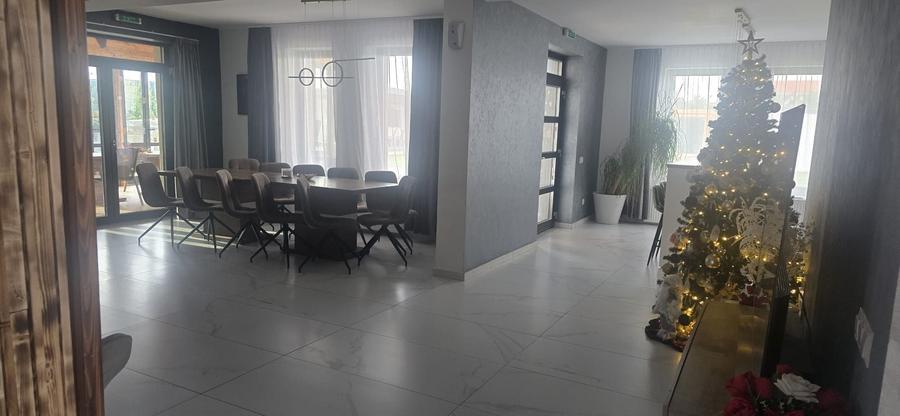 Casă cu 4 camere cu Teren 1500 Mp în Apateu