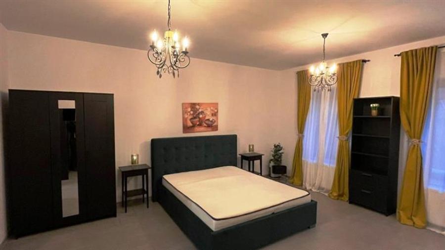 Inchiriem Apartament 2 Camere, Modern, 62 Mp, Semidecomandat, Centrul Istoric - 1