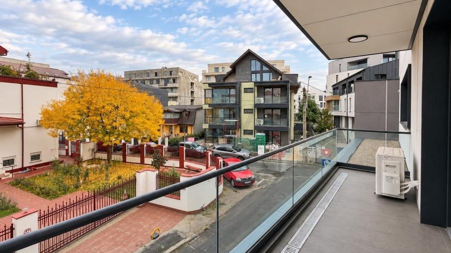 Apartament cu 3 camere decomandat în Herăstrău