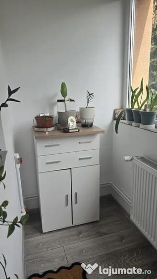 Apartament cu 3 camere semidecomandat în Titan