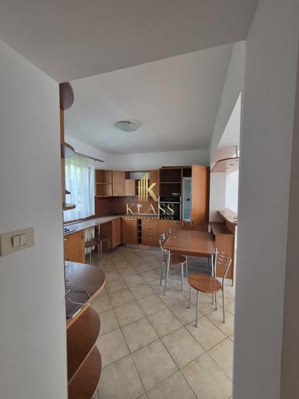 Apartament cu 4 camere decomandat în Herăstrău