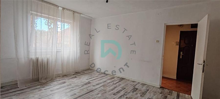 Apartament cu 2 camere semidecomandat în Florilor