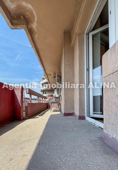 Apartament cu 4 camere decomandat în Decebal