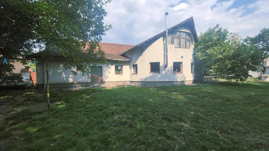 Casă cu 4 camere decomandat în Bod