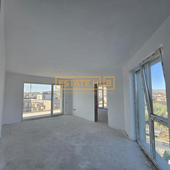 Apartament cu 3 camere semidecomandat în Între Lacuri