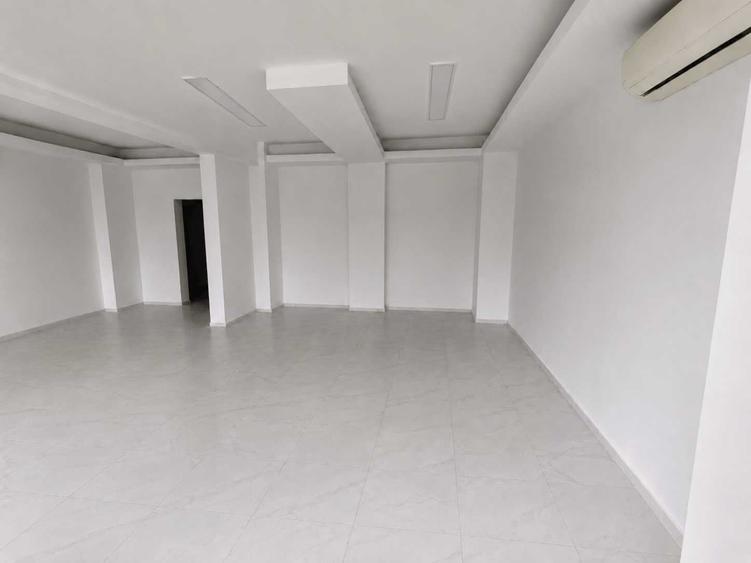 Spațiu comercial, de 72 mp, în Alexandru cel Bun