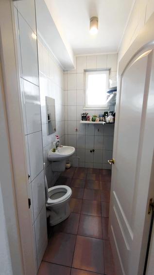 Birou, de 200 mp, în Central