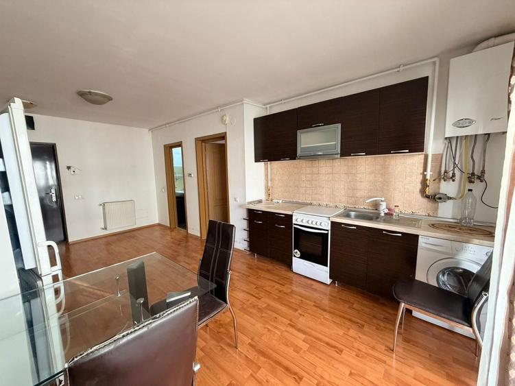 Apartament cu 2 camere semidecomandat în Chinteni