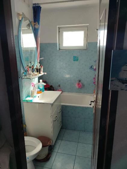 Apartament cu 2 camere decomandat în Km 4