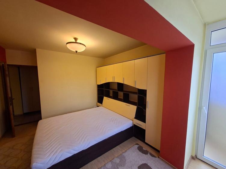 Apartament cu 3 camere decomandat în Decebal