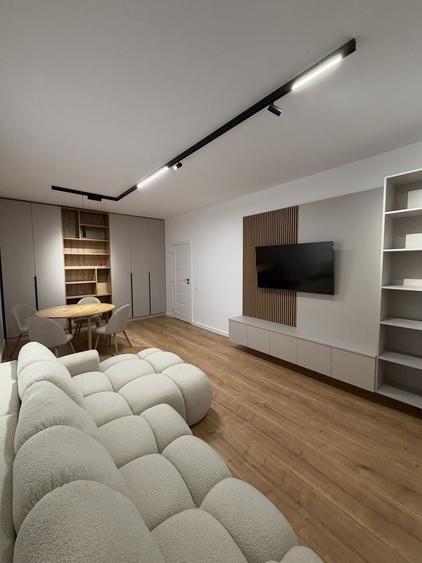Apartament cu 2 camere decomandat în Drumul Taberei