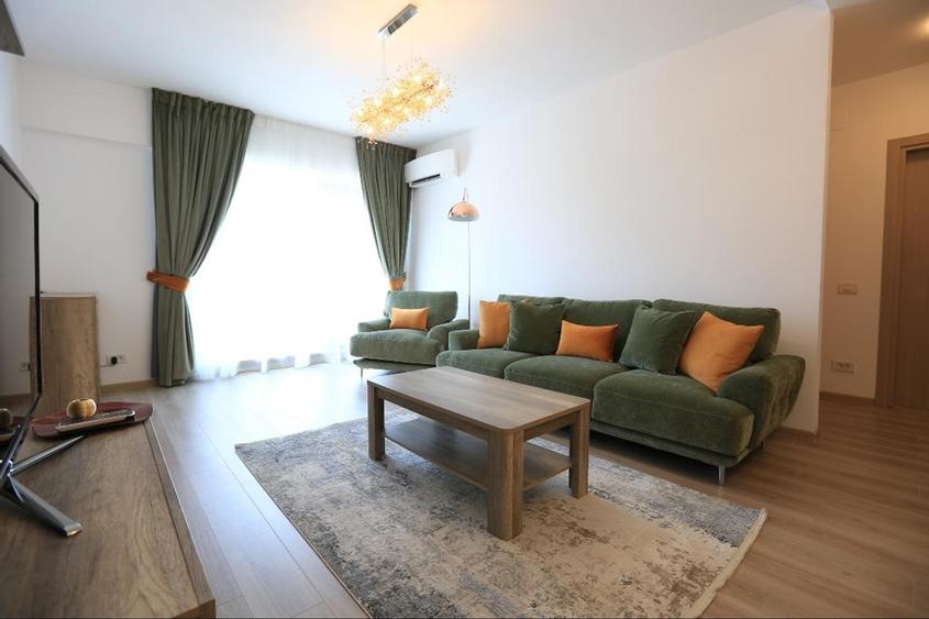 Apartament cu 2 camere semidecomandat, mobilat în Banu Manta