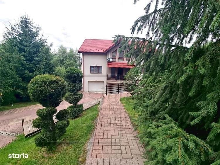 Casă cu 4 camere decomandat în Europa