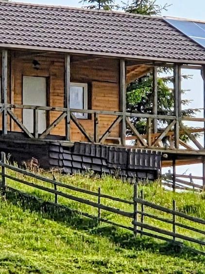 Teren intravilan de 3400 mp, în Fundata