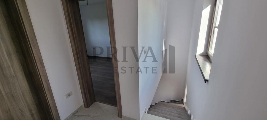 Casă cu 3 camere cu Canalizare în Șag