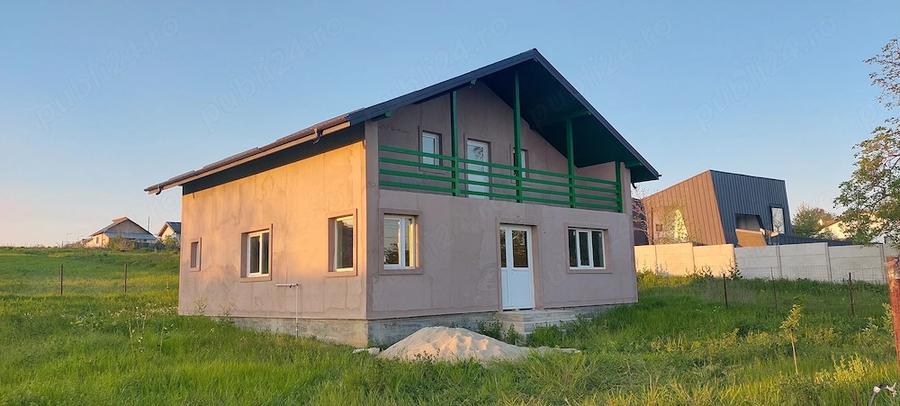 Casă cu 4 camere cu Teren 800 Mp în Comana