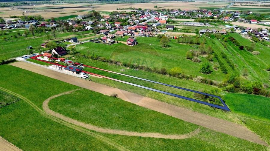 Casă individuală cu 4 camere cu Teren 2900 Mp în Colțirea