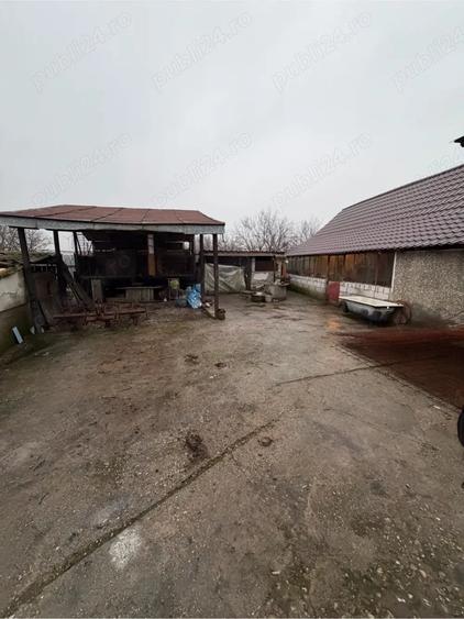 Casă cu Teren 1650 Mp în Central