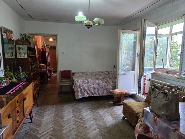 Apartament cu 3 camere semidecomandat în Nicolae Grigorescu