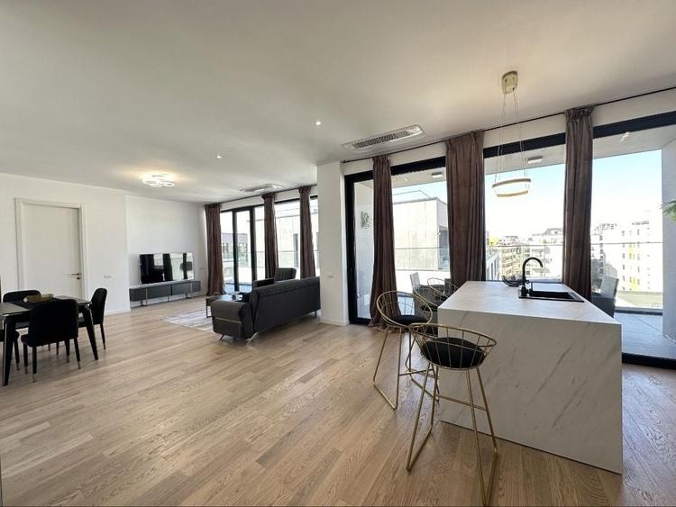 Apartament cu 4 camere în Herăstrău