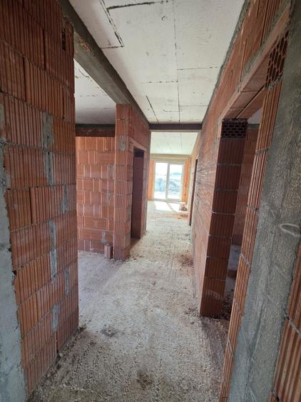 Casă cu 4 camere cu Teren 470 Mp în Nojorid