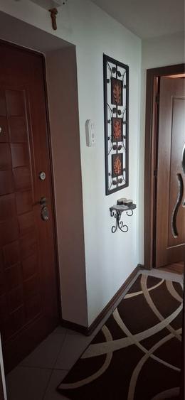 Apartament cu 3 camere semidecomandat în Ultracentral