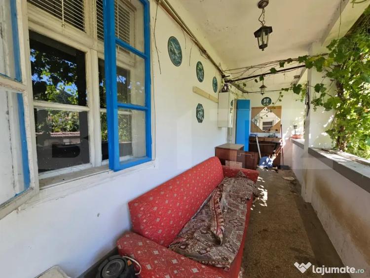 Casă cu 5 camere cu Teren 1249 Mp în Laz (Săsciori)