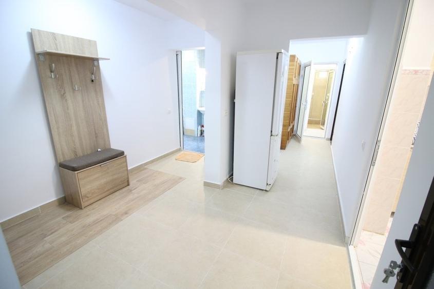 Apartament cu 4 camere decomandat, mobilat în Micro 20