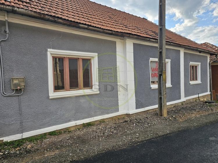 Casă individuală cu 3 camere cu Canalizare în Călugări