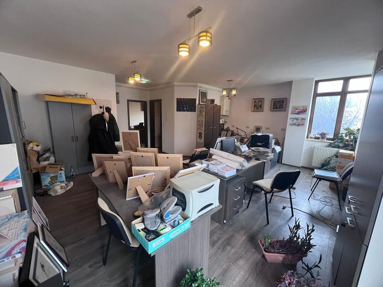 Apartament cu 2 camere semidecomandat în 22 Decembrie
