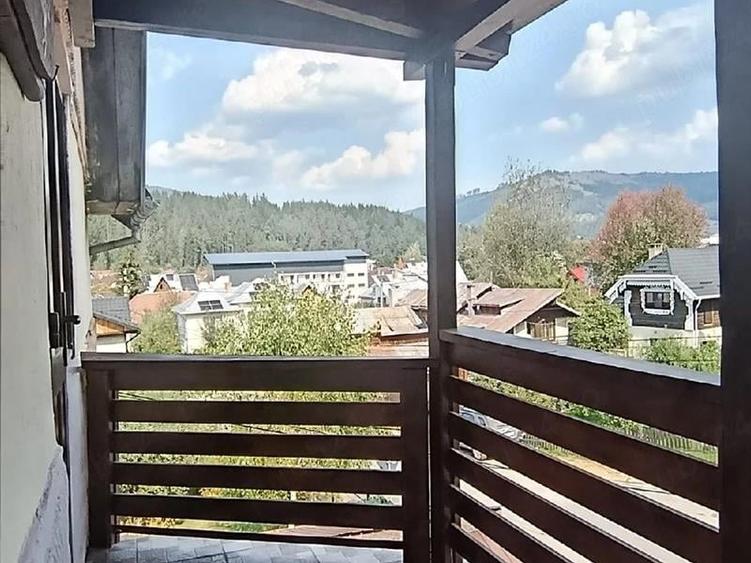 Casă individuală cu 2 camere cu Teren 250 Mp în Central