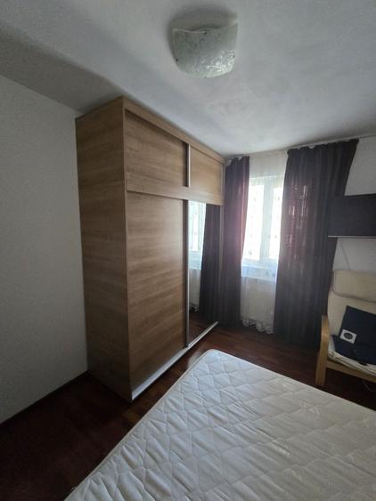 Apartament cu 2 camere decomandat în Micro 6