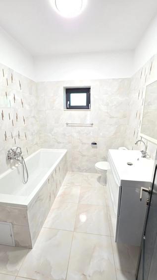 Casă cu 7 camere cu Teren 300 Mp în Ultracentral