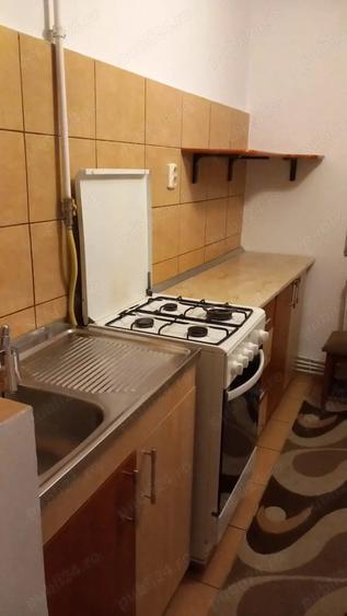 Garsonieră decomandată în Central
