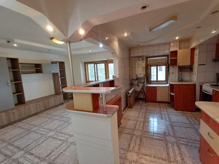 Apartament cu 3 camere decomandat, mobilat în Păcurari