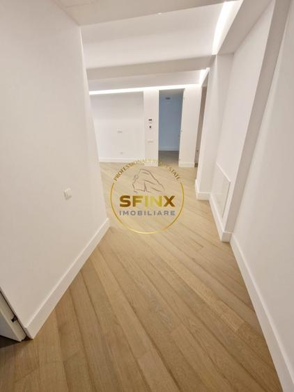 Apartament cu 3 camere semidecomandat, mobilat în Băneasa