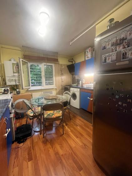Apartament cu 2 camere decomandat în Văcăresti
