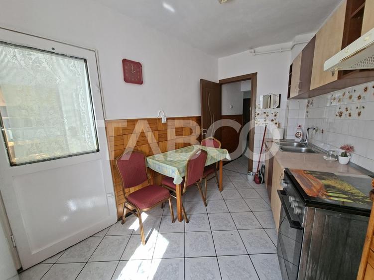 Apartament cu 2 camere decomandat, mobilat în Ștrand