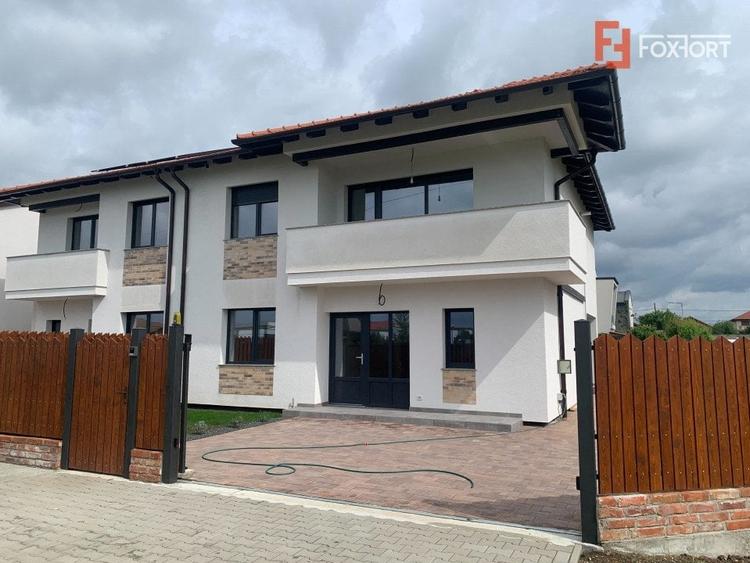 Duplex cu 5 camere cu Canalizare în Dumbrăvița