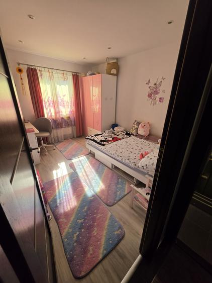 Apartament cu 4 camere decomandat în Lazaret