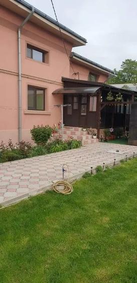 Casă cu 3 camere în Central