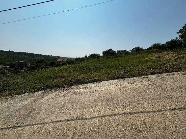 Teren de 575 mp, în Rediu