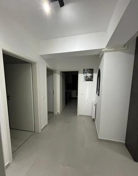 Apartament cu 3 camere decomandat, mobilat în Avantgarden